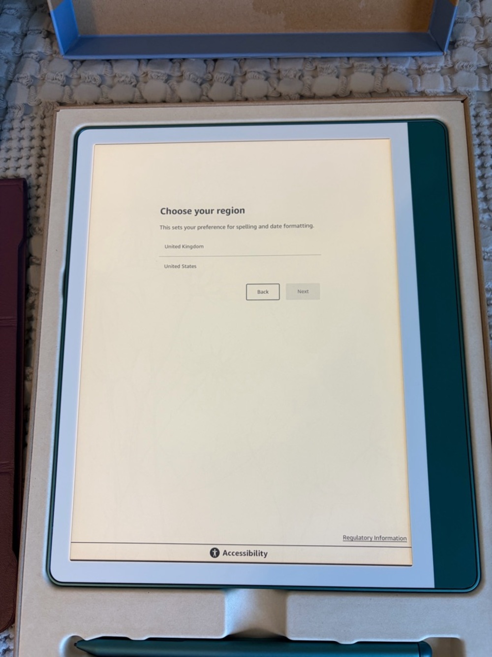 EUC 2024 Kindle Scribe (64 GB) in Jade w/ premium pen and 2 cases. - Picture 6 of 6